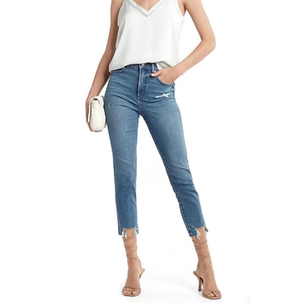 EXPRESS Super High Waisted Ripped Raw Step Hem Supersoft Mom Denim Jeans Size 6